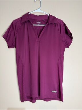 ANNIKA Women's Short-Sleeve Polo Top in Berry Plum